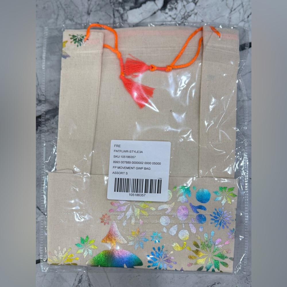 Free People Limited Edition Holiday Gift Bag Size Small Multi-Color Gift Sak New - Picture 6 of 6
